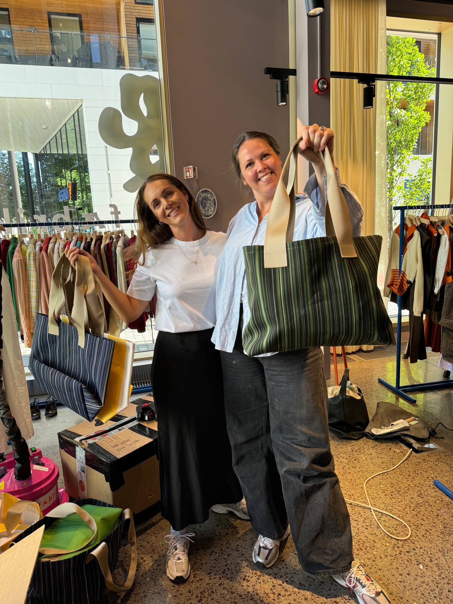 Fæbrik x Norsol - Stort handlenett - Rust rød mønstret